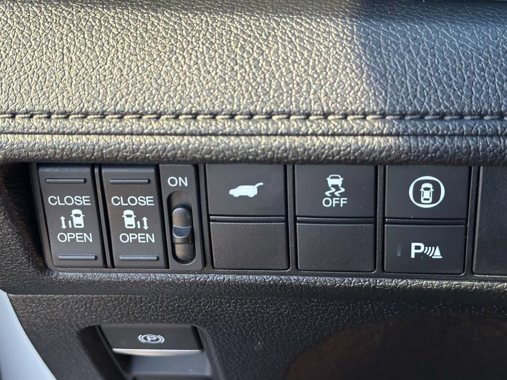 Used 2024 Honda Odyssey Elite image 24