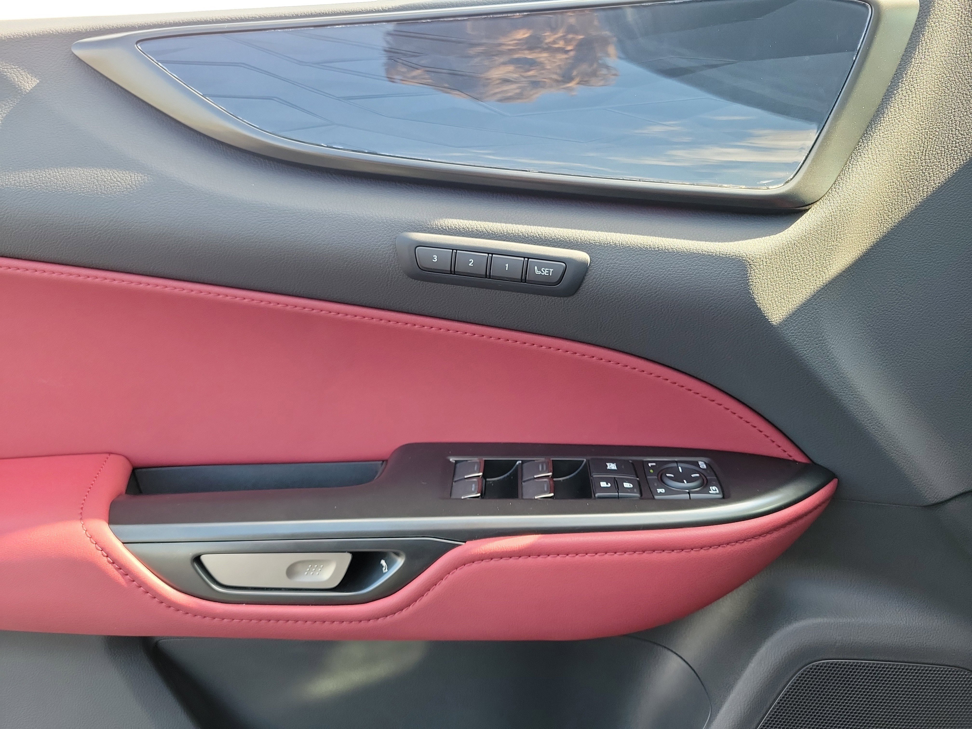 Used 2025 Lexus NX 250 FWD w/ Premium Package image 17