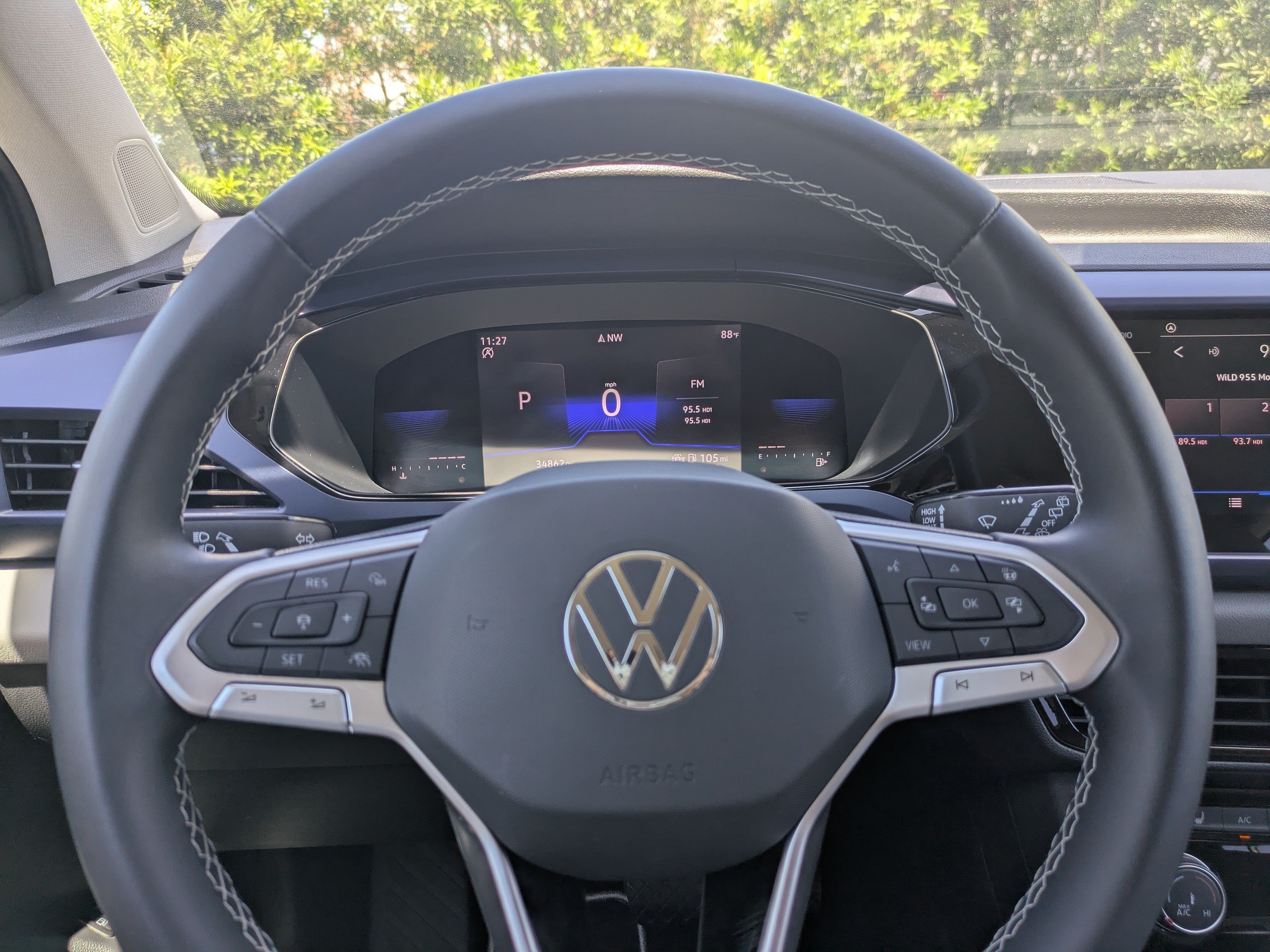 Certified 2023 Volkswagen Taos SE w/ Black Wheel Package FWD image 26