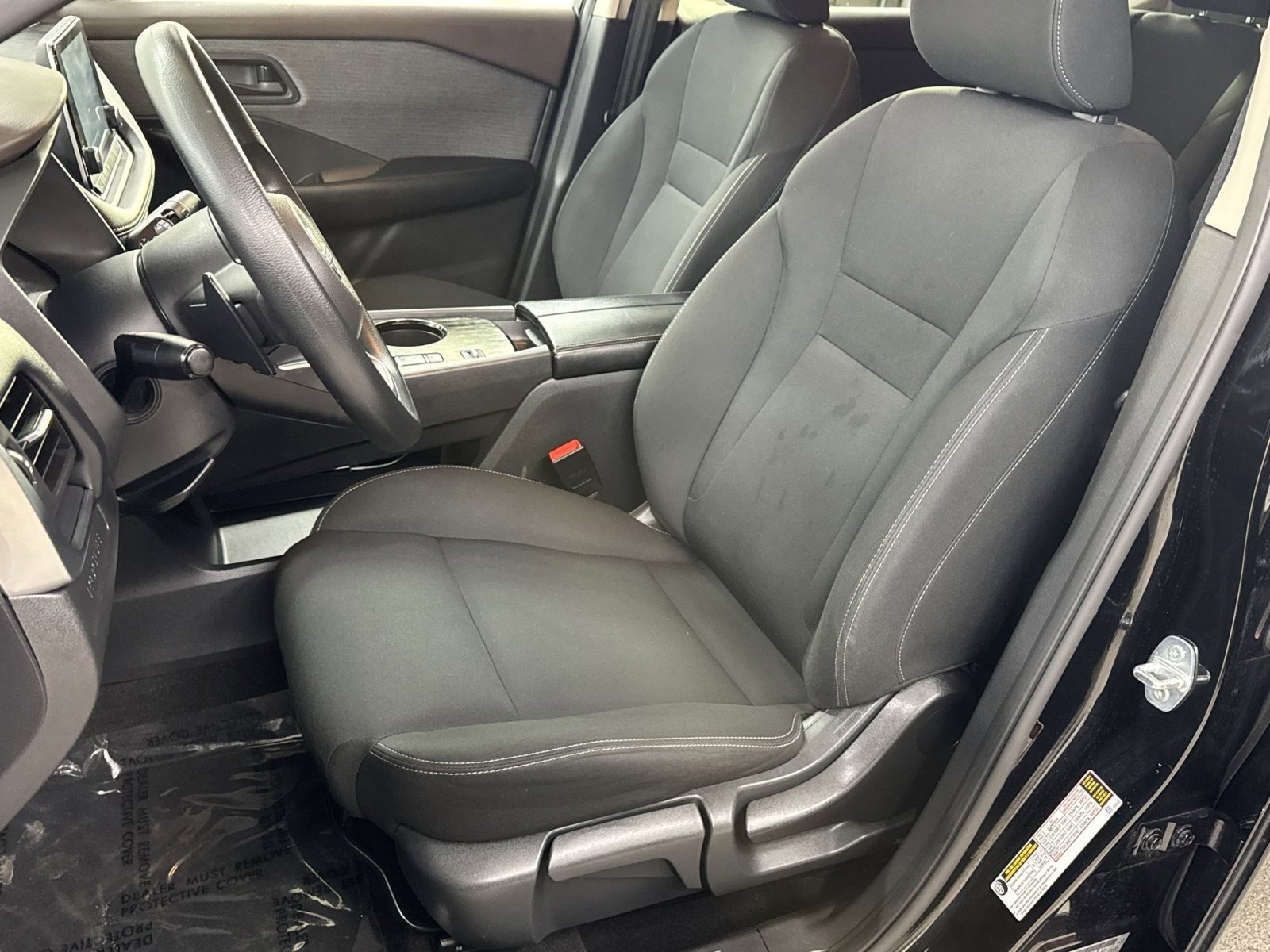 Used 2023 Nissan Rogue S image 4