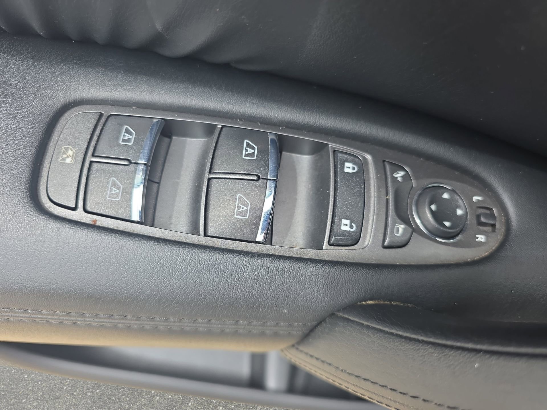 Used 2021 Nissan Armada SL w/ Midnight Edition Package AWD/4WD image 27