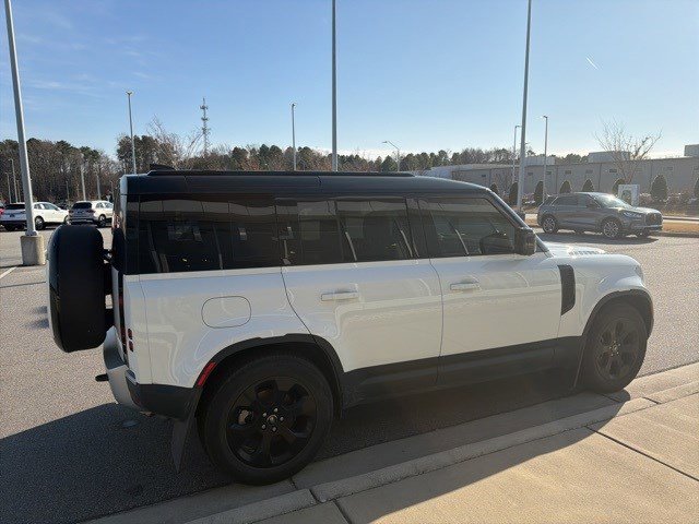 Used 2025 Land Rover Defender 110 S image 13