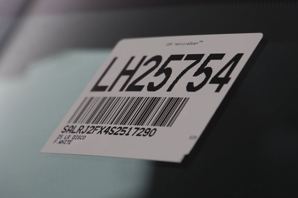 New 2025 Land Rover Discovery S image 25