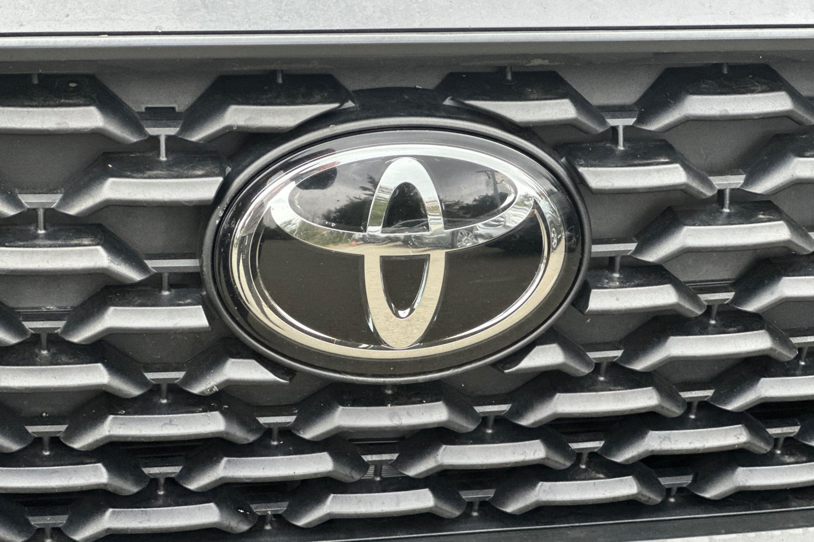Used 2023 Toyota Corolla Cross LE w/ Moonroof Package FWD image 45