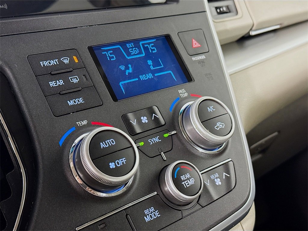 Used 2017 Toyota Sienna LE image 16