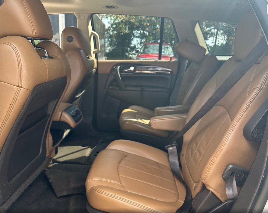 Used 2017 Buick Enclave Leather image 10