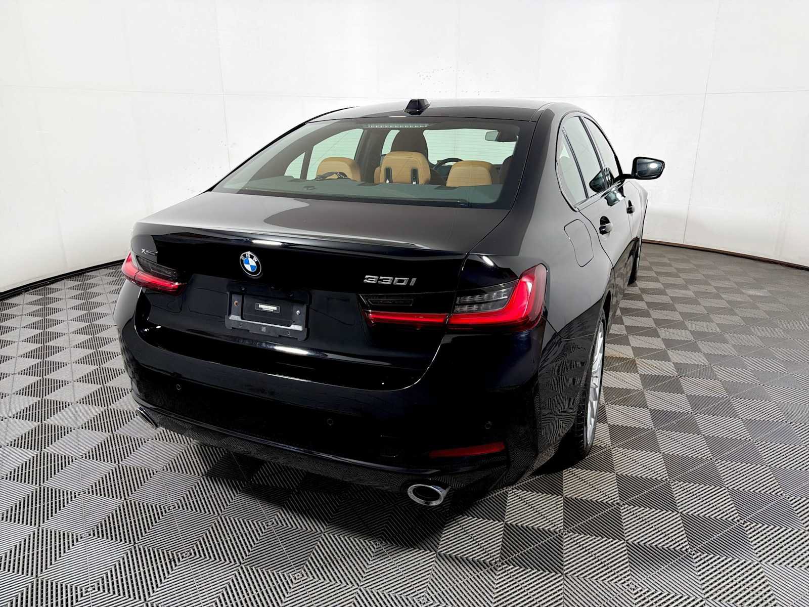 Used 2023 BMW 330i xDrive Sedan w/ Driving Assistance Package AWD/4WD image 6