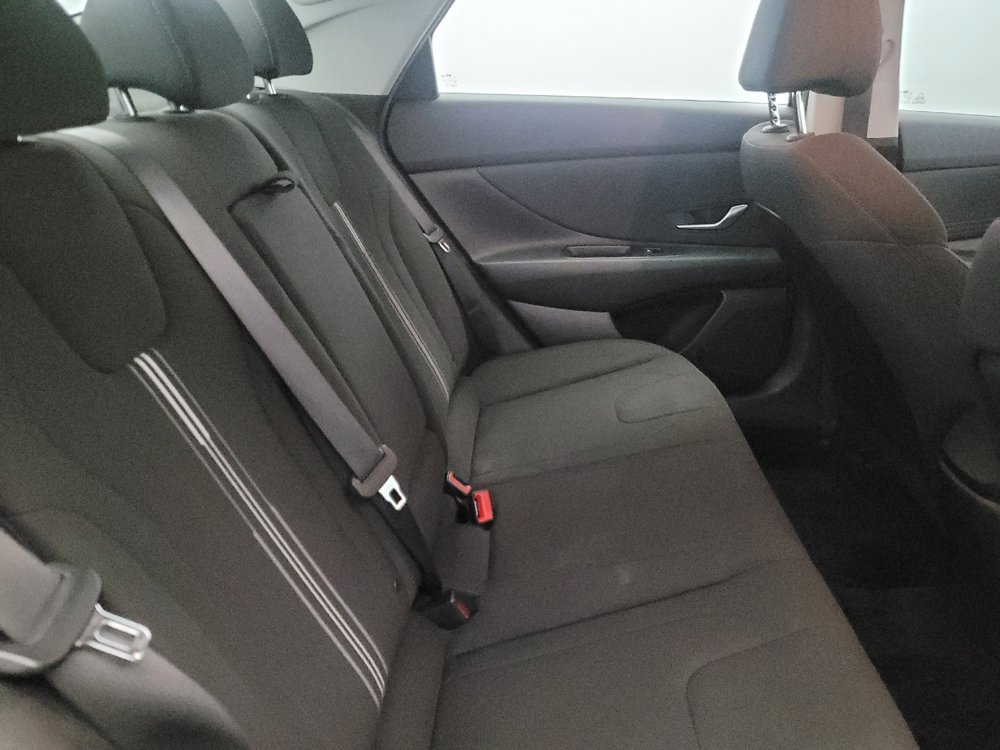 Used 2021 Hyundai Elantra SEL w/ Convenience + Premium Package FWD image 19
