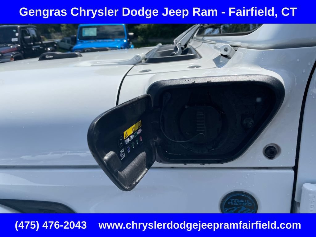 Certified 2024 Jeep Wrangler Unlimited w/ Convenience Group AWD/4WD image 15