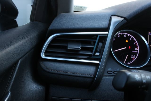 Used 2018 Toyota Camry LE image 8