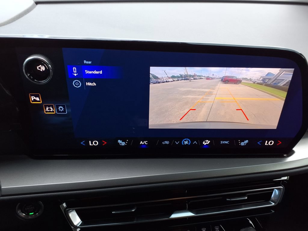 Used 2026 Chevrolet Traverse LT w/ LPO, Floor Liner Package FWD image 30