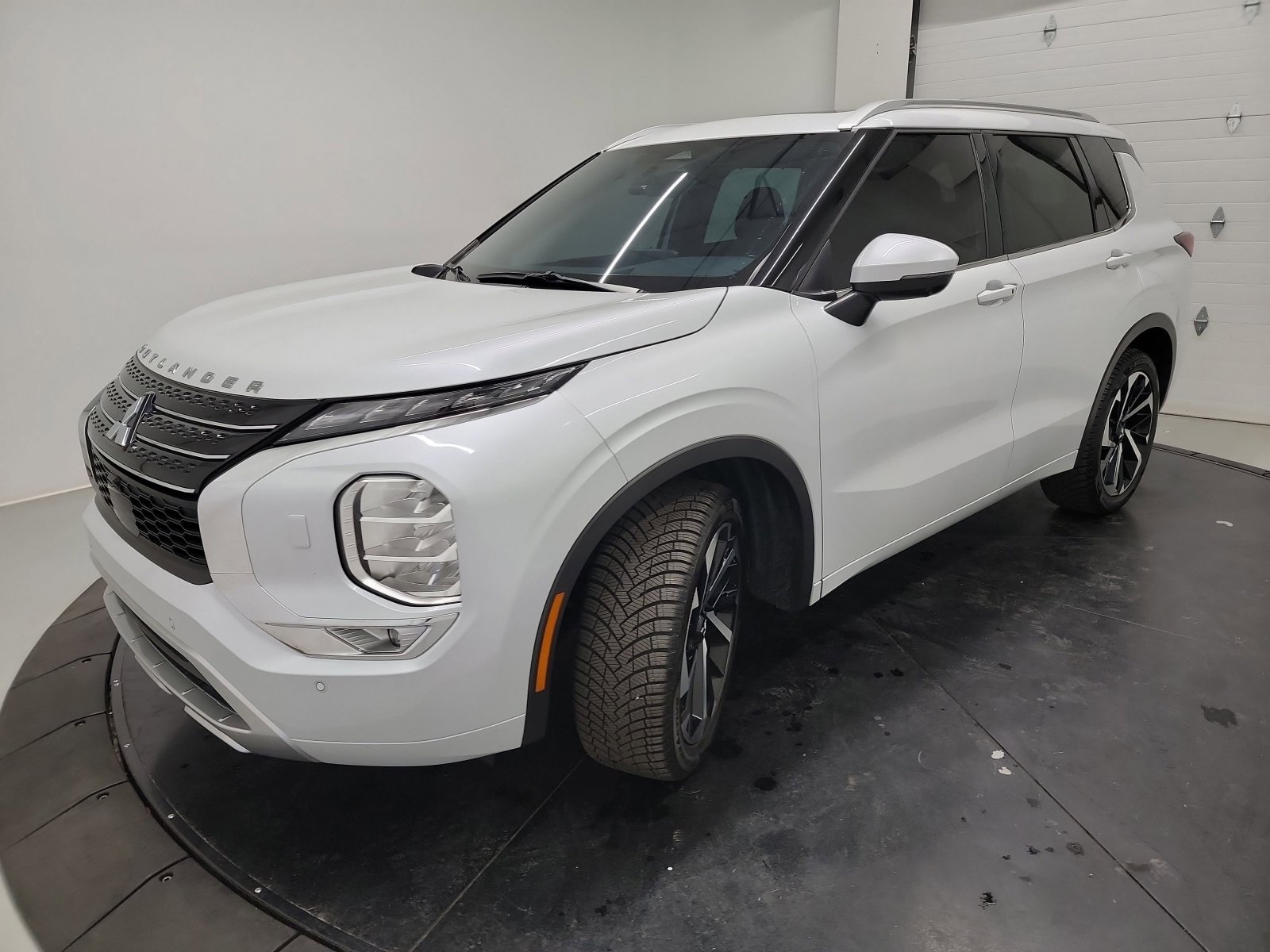 Used 2022 Mitsubishi Outlander SEL AWD/4WD image 3