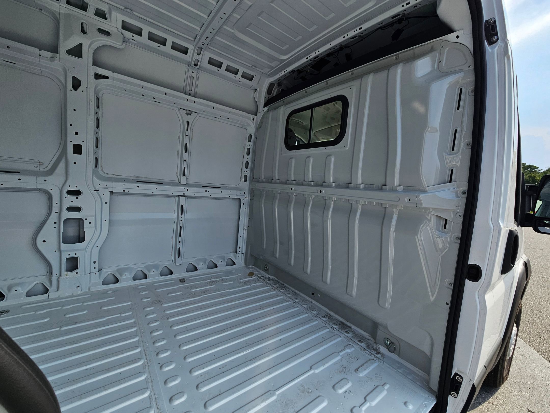 New 2026 RAM ProMaster 3500 w/ Convenience Group image 21