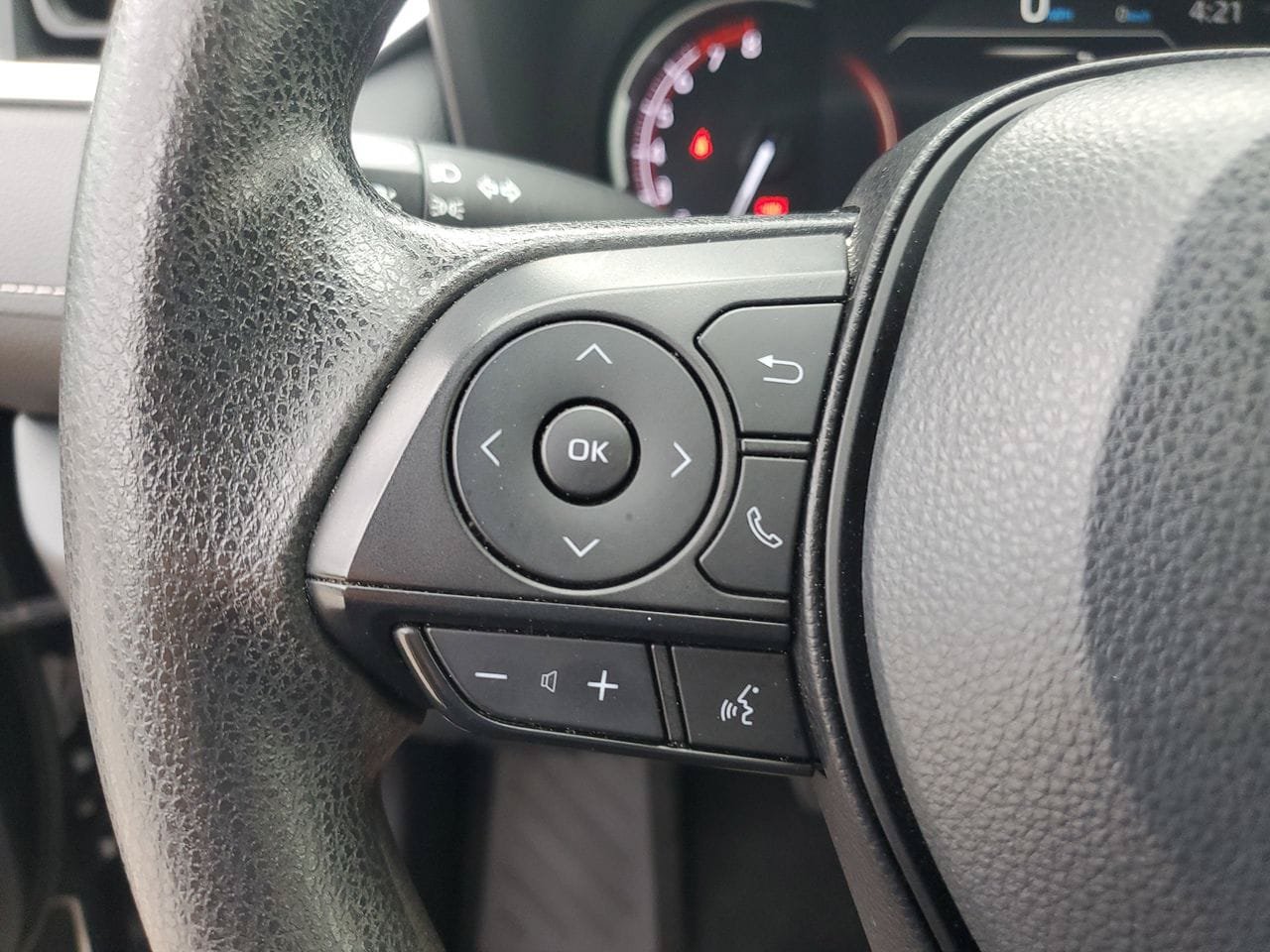 Used 2024 Toyota RAV4 XLE FWD image 18