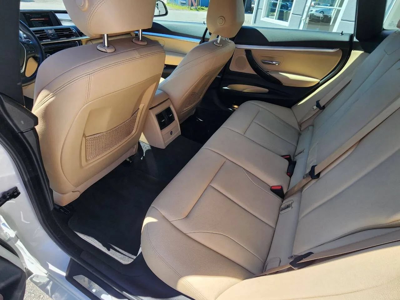 Used 2018 BMW 330i Gran Turismo xDrive AWD/4WD image 11