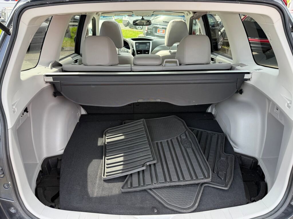 Used 2012 Subaru Forester 2.5X Limited AWD/4WD image 8
