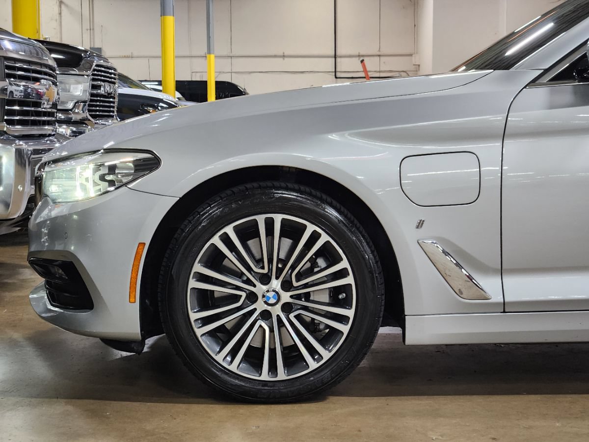 Used 2018 BMW 530e RWD image 18