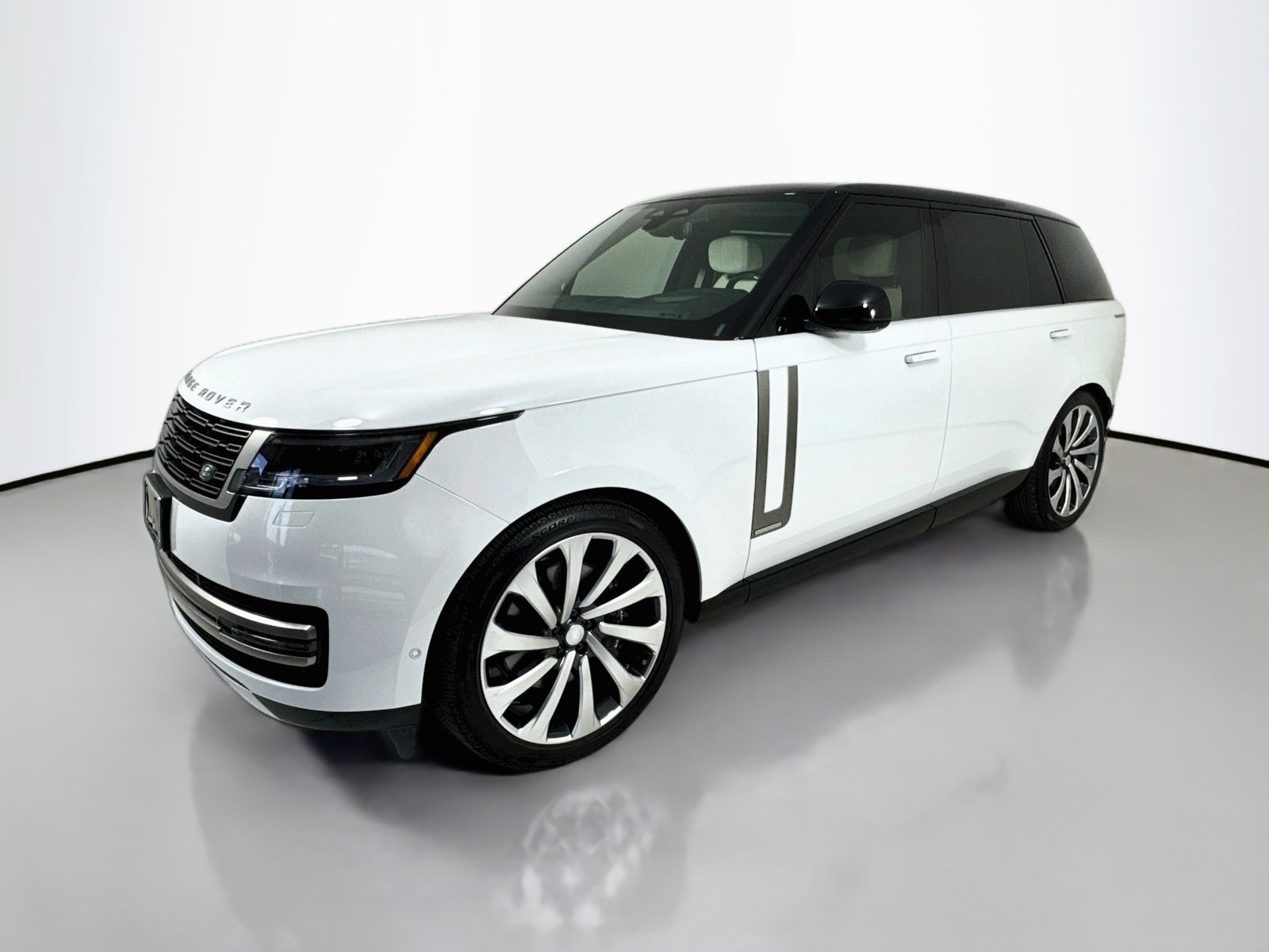 Used 2025 Land Rover Range Rover Long Wheelbase Autobiography AWD/4WD image 3