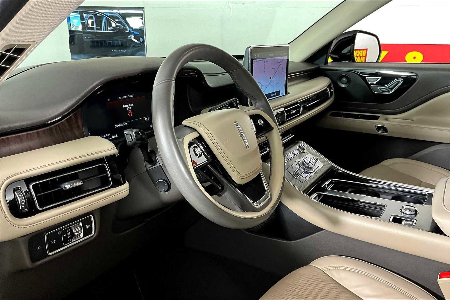 Used 2022 Lincoln Aviator Reserve w/ Elements Package Plus image 15