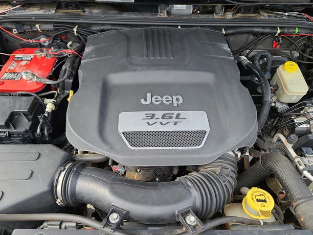 Used 2013 Jeep Wrangler Rubicon w/ PWR Convenience Group image 12