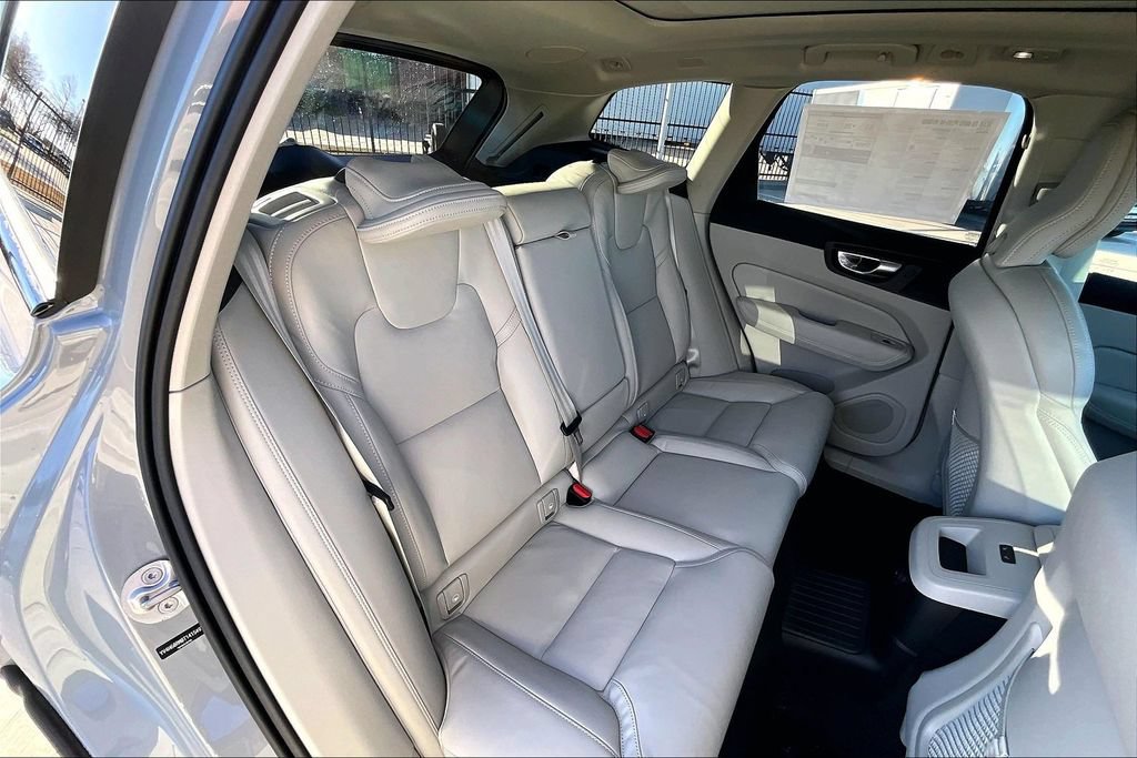 New 2026 Volvo XC60 T8 Ultra AWD/4WD image 9
