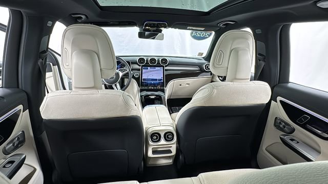 Used 2024 Mercedes-Benz GLC 300 4MATIC image 19