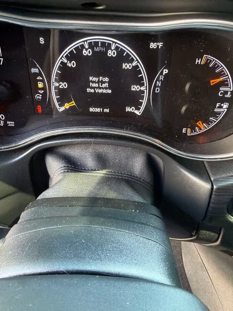 Used 2020 Jeep Grand Cherokee Altitude AWD/4WD image 13