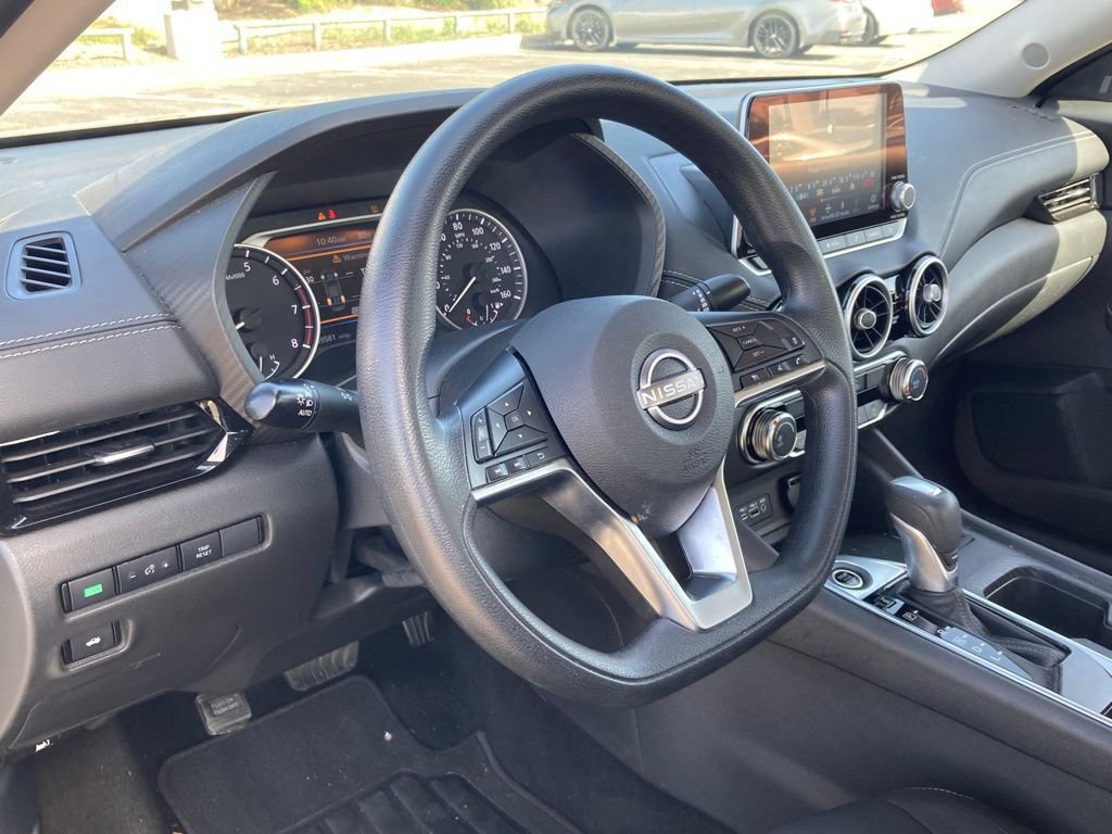 Used 2025 Nissan Sentra SV FWD image 9
