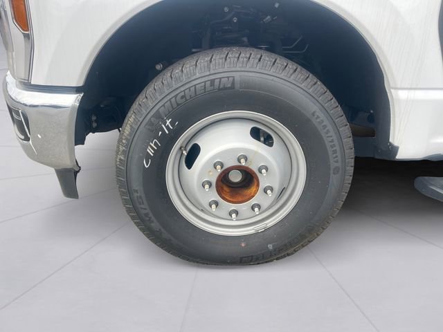 Used 2024 Ford F350 XL w/ XL Chrome Package image 9