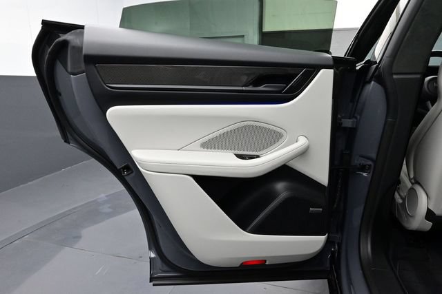 Certified 2025 Porsche Macan Turbo Electric AWD/4WD image 13