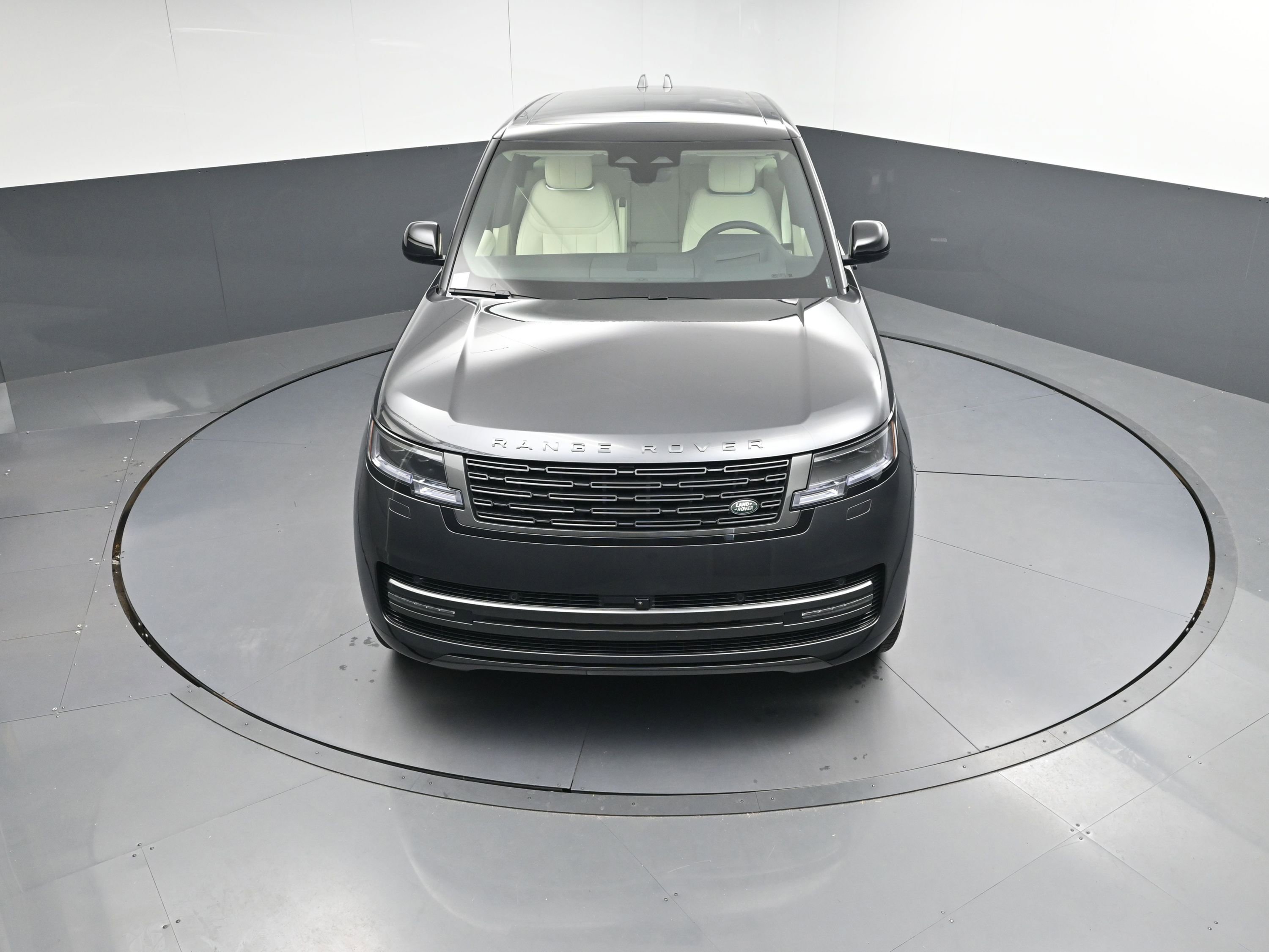 New 2025 Land Rover Range Rover SE image 36