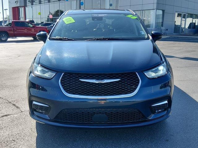 Used 2023 Chrysler Pacifica Touring-L FWD image 8