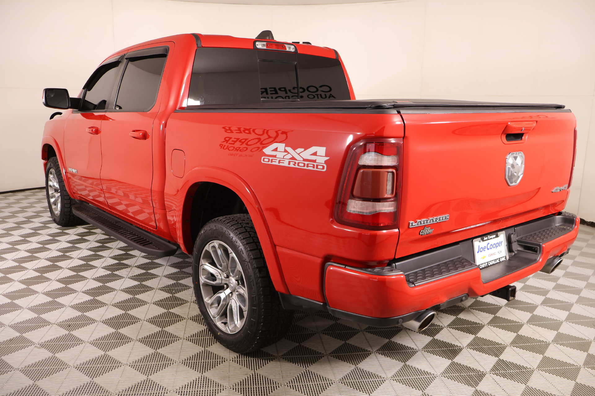 Used 2022 RAM 1500 Laramie w/ Sport Appearance Package AWD/4WD image 22