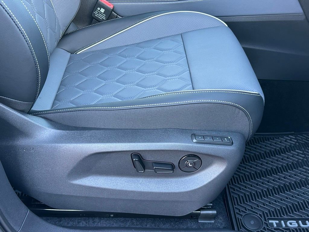 Used 2026 Volkswagen Tiguan SEL R-Line image 42