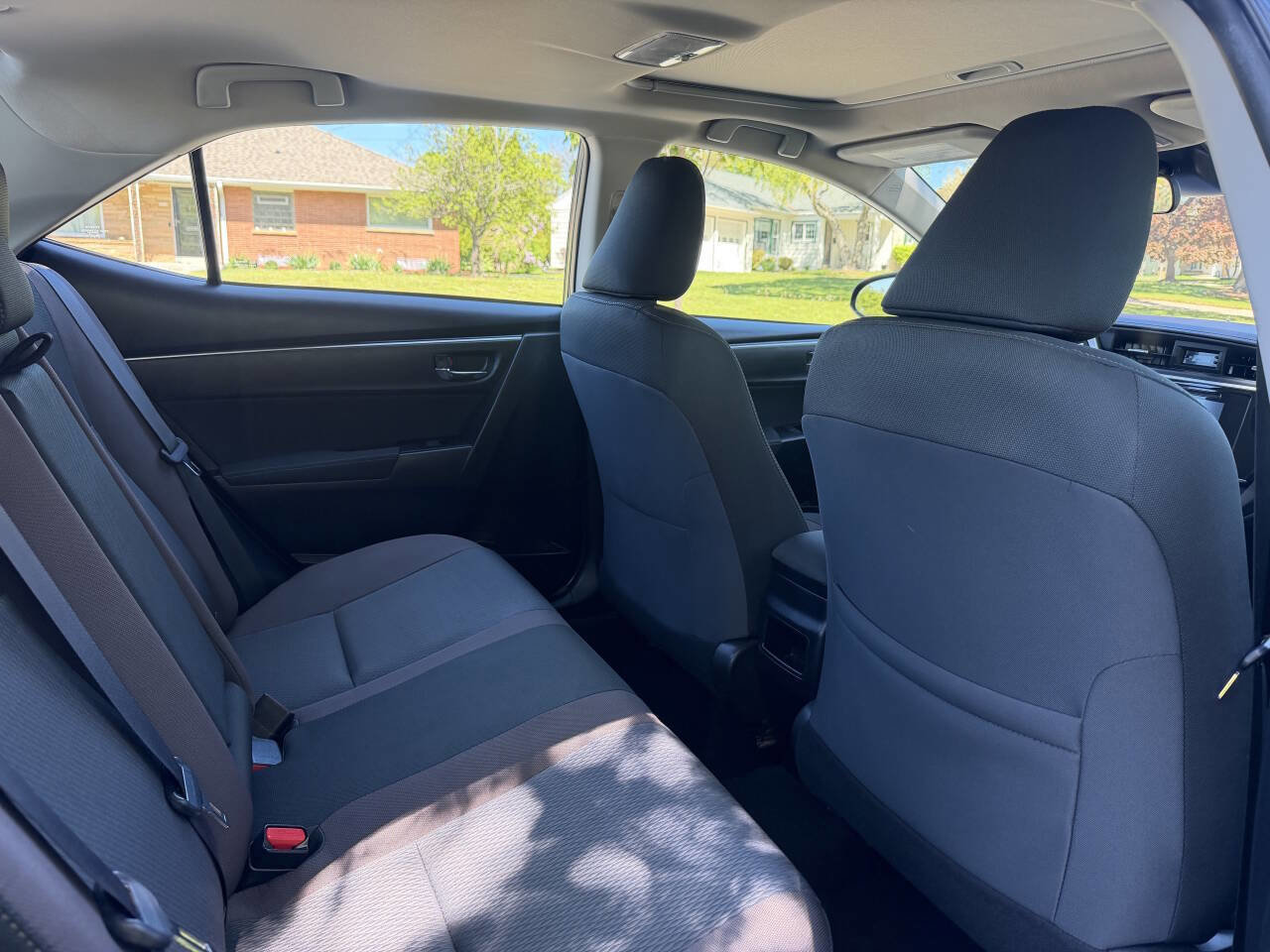 Used 2019 Toyota Corolla LE w/ LE Premium Package w/Moonroof FWD image 14