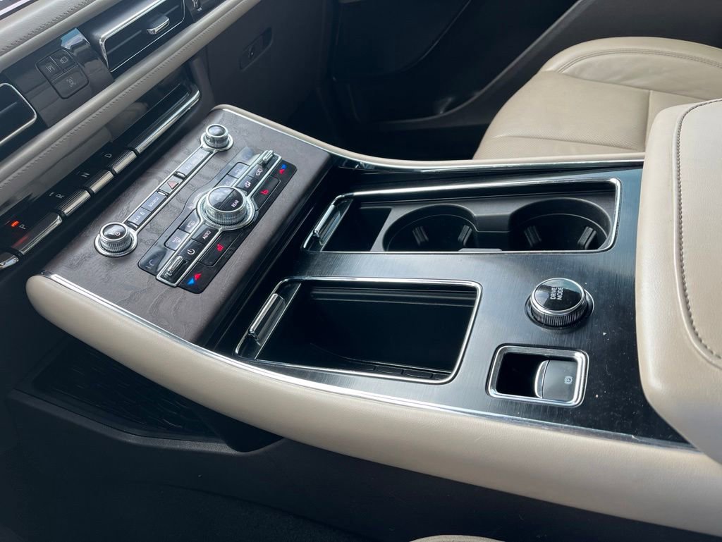 Used 2020 Lincoln Aviator Reserve AWD/4WD image 36