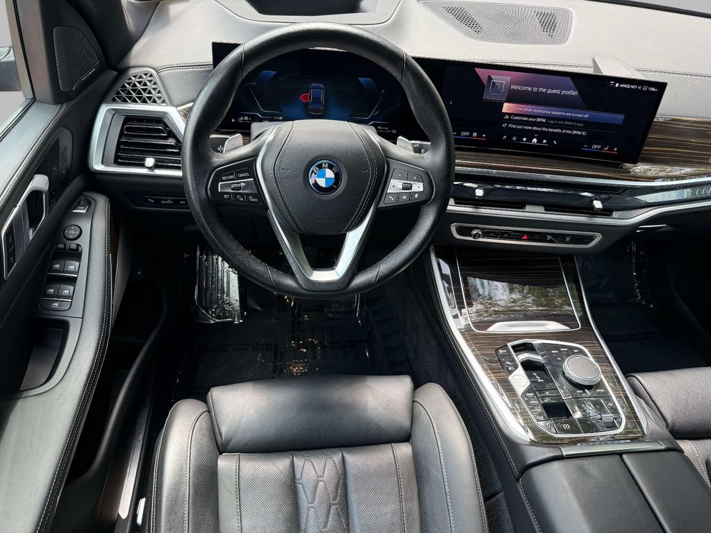 Used 2025 BMW X5 xDrive50e AWD/4WD image 4