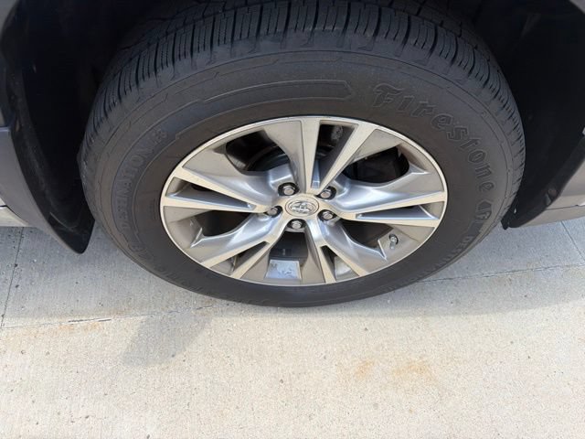 Used 2015 Toyota Highlander XLE AWD/4WD image 10