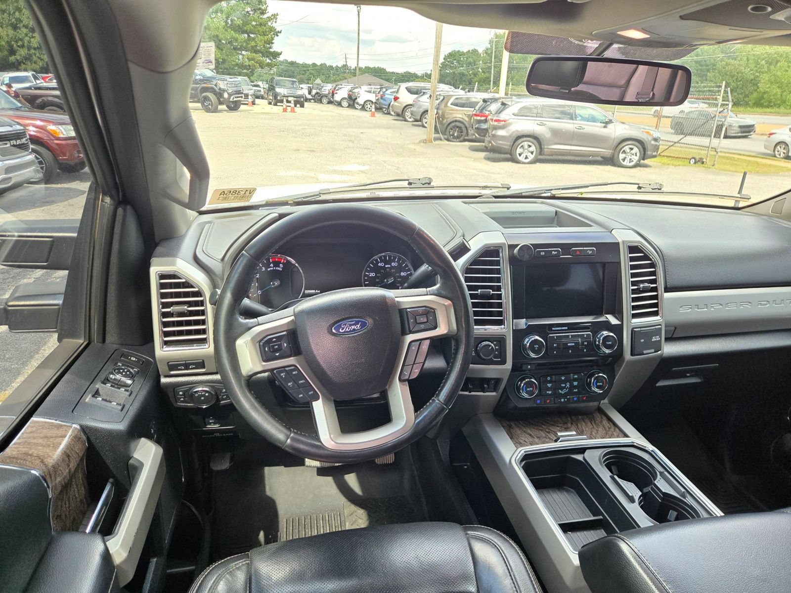 Used 2017 Ford F250 Lariat w/ Lariat Value Package AWD/4WD image 5