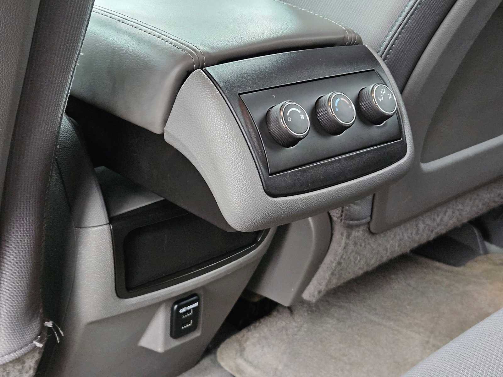 Used 2014 Chevrolet Traverse LS image 19