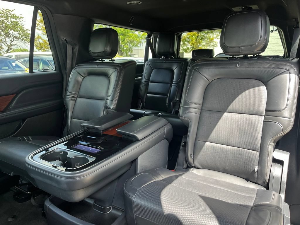 Certified 2023 Lincoln Navigator L Reserve AWD/4WD image 8