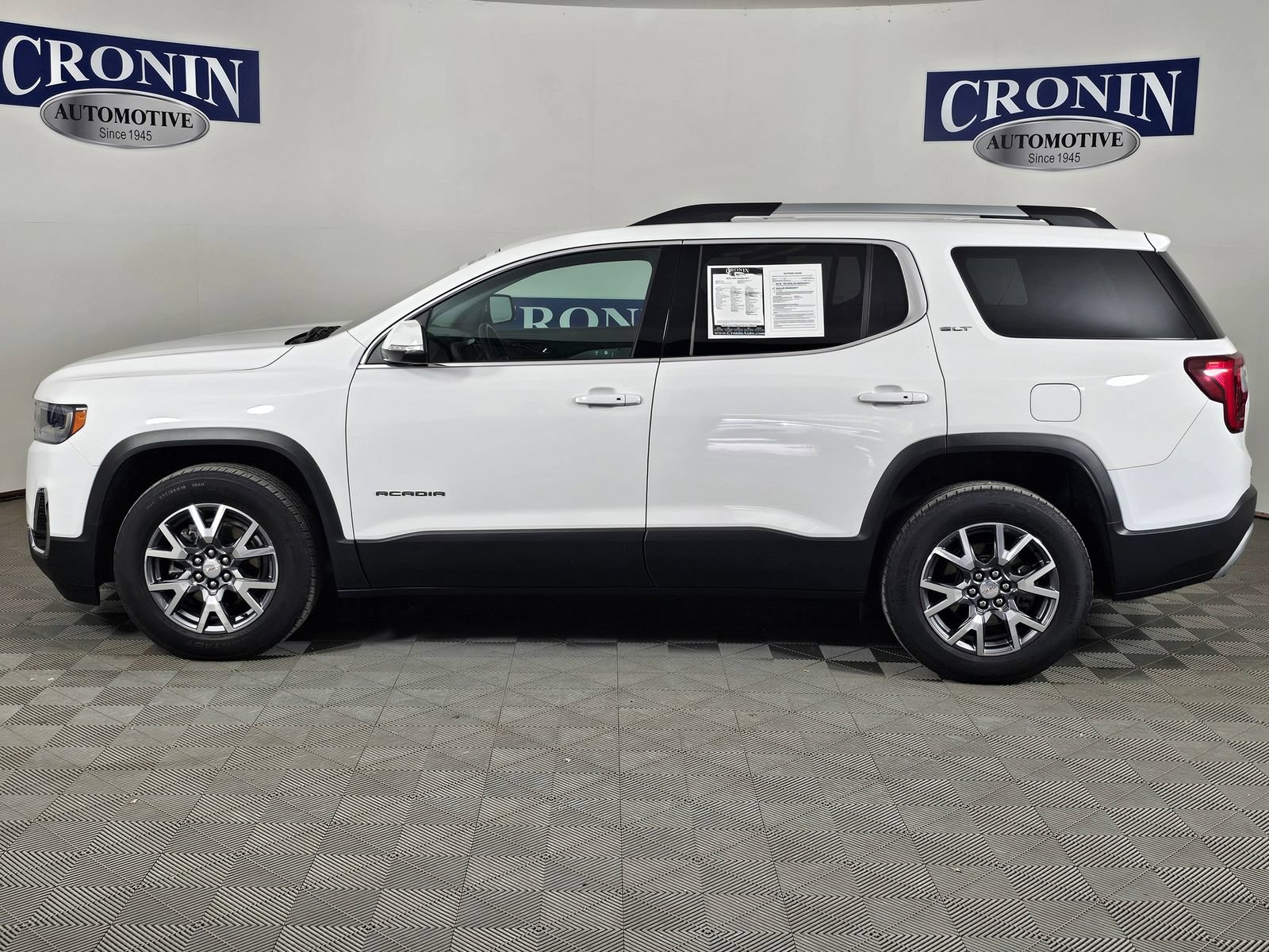 Used 2023 GMC Acadia SLT AWD/4WD image 34