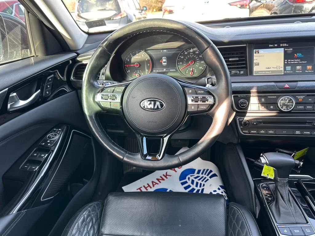 Used 2017 Kia Cadenza Limited image 18