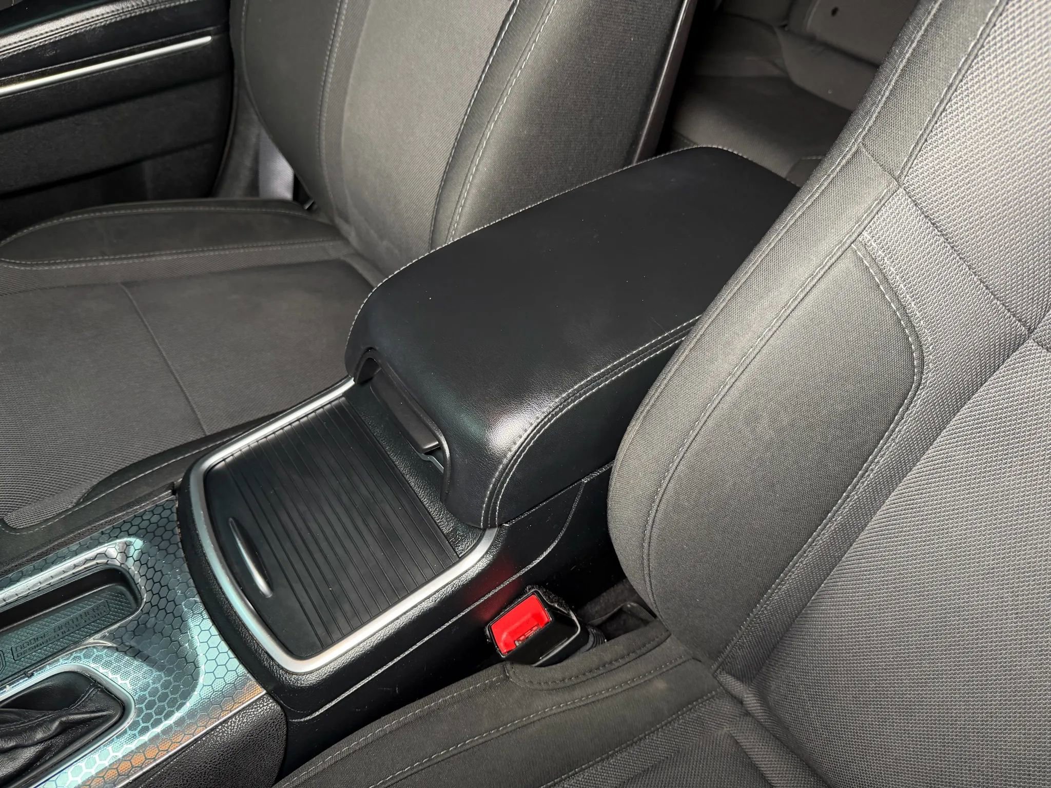 Used 2016 Dodge Charger R/T w/ Navigation & Travel Group image 39