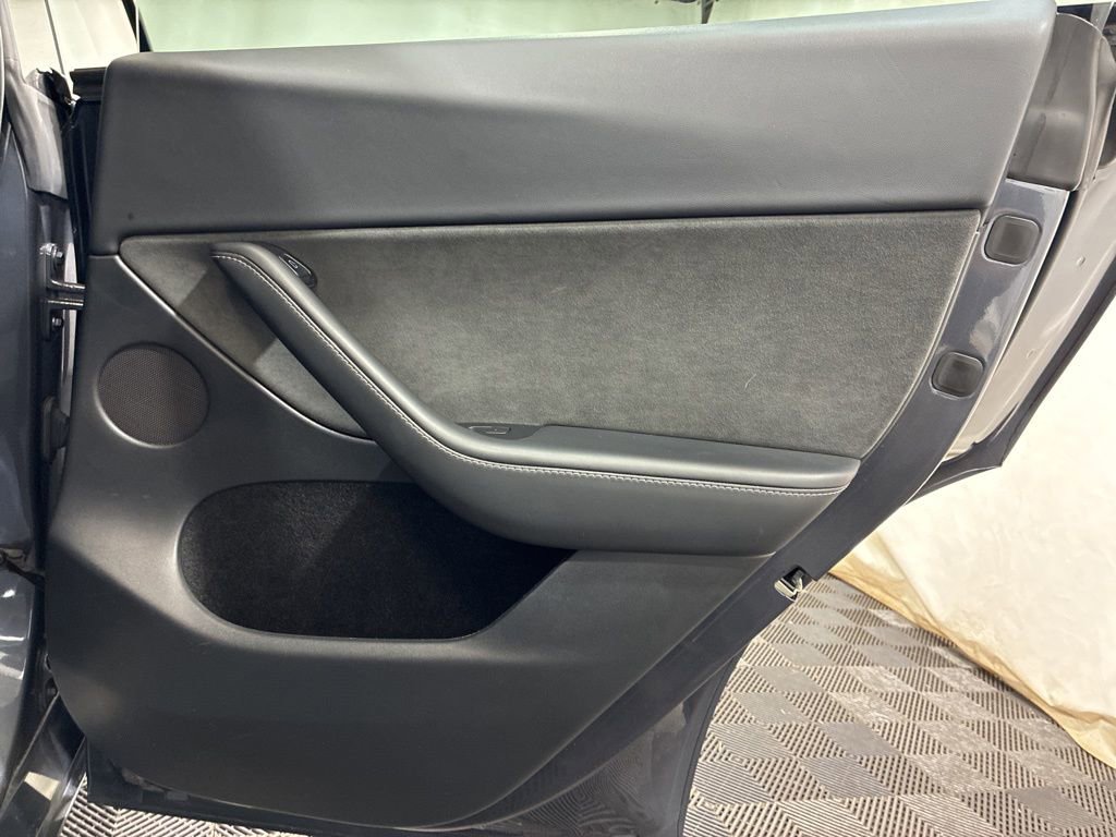 Used 2023 Tesla Model Y Long Range image 14