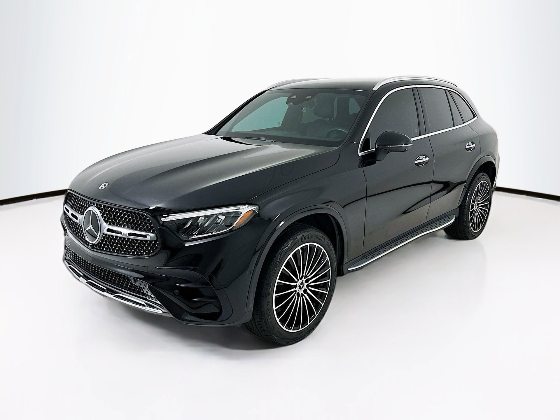 Used 2024 Mercedes-Benz GLC 300 4MATIC image 3
