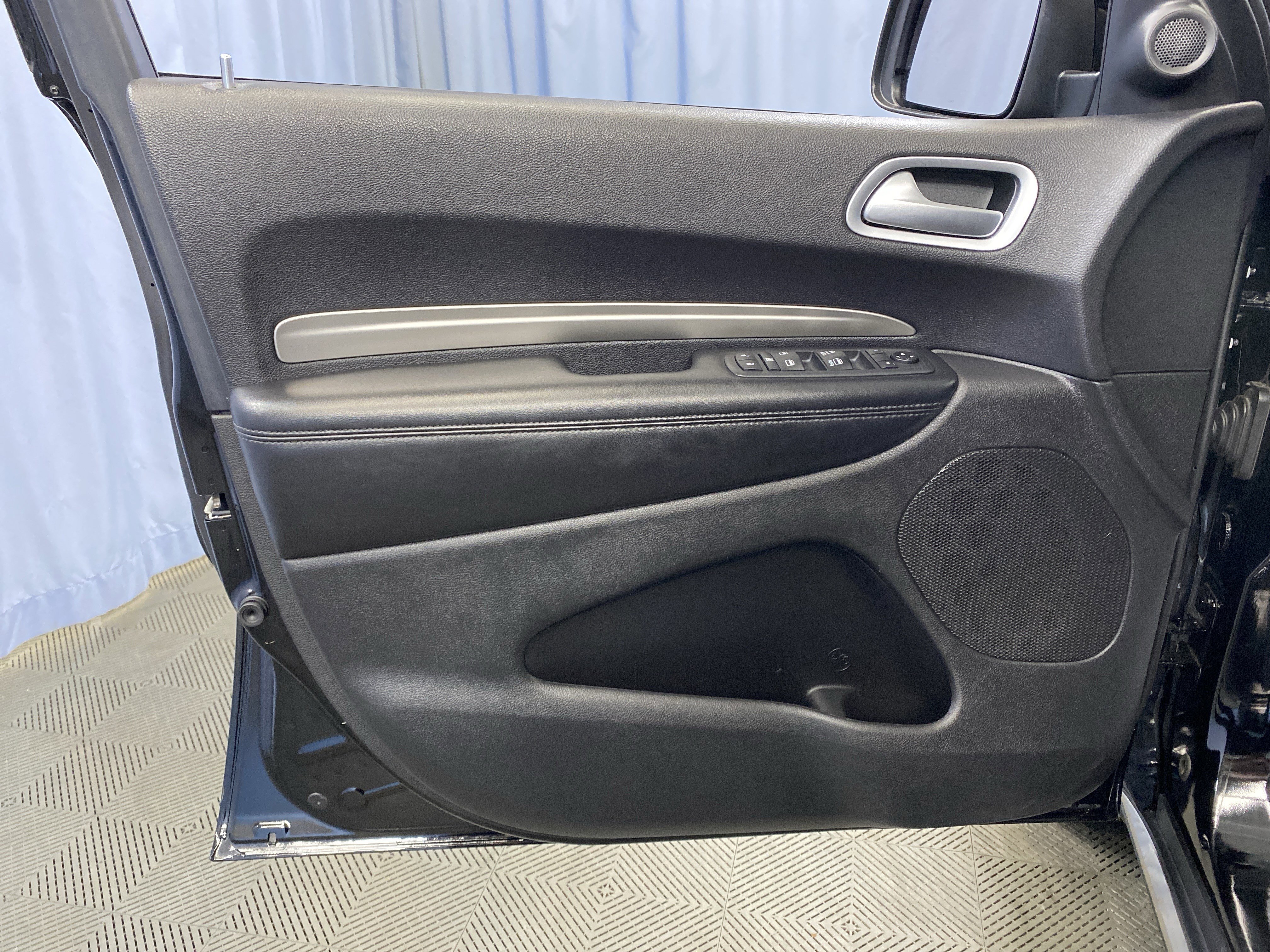 Used 2020 Dodge Durango SXT w/ 3rd Row Seating Group image 11