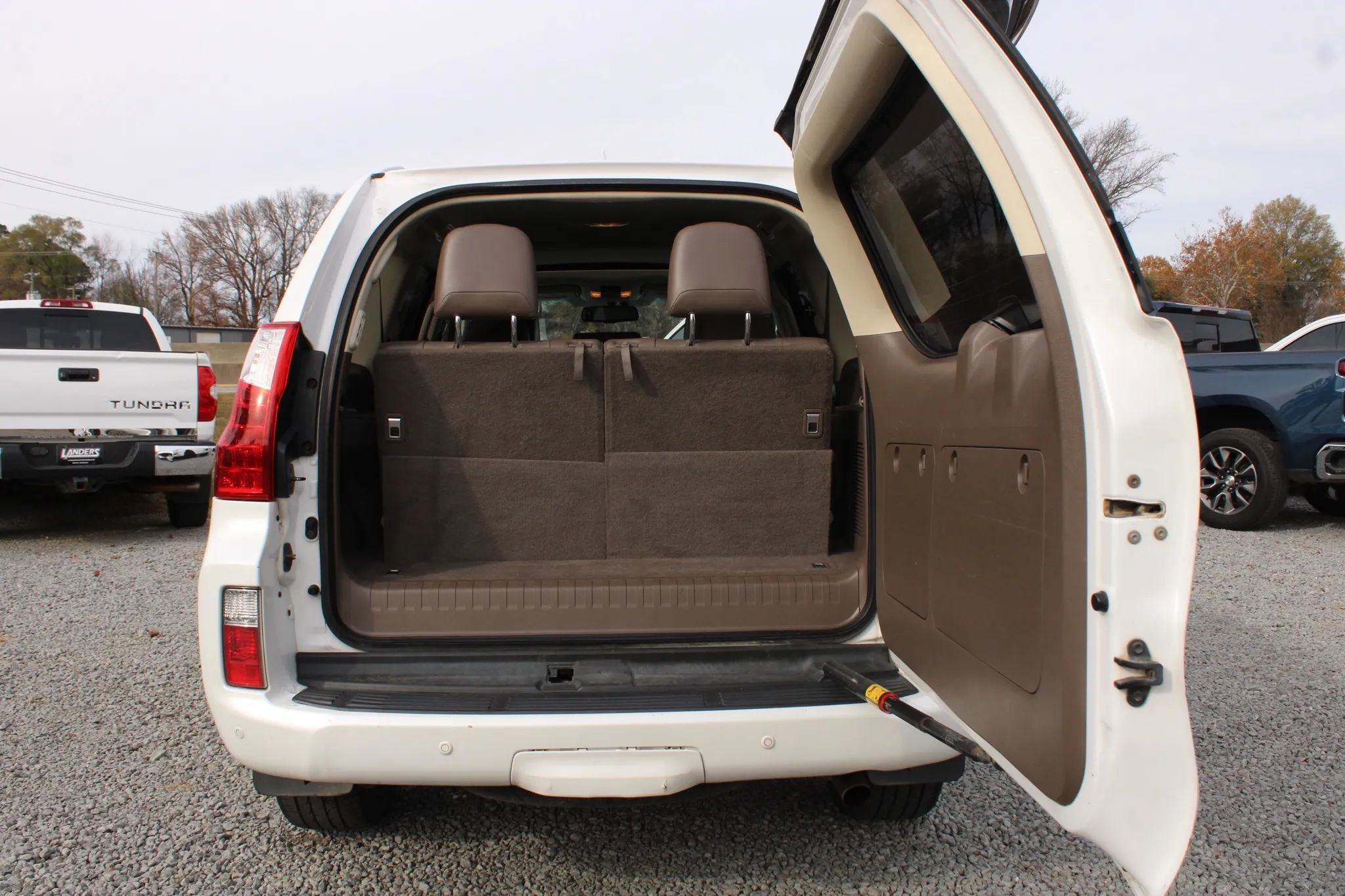 Used 2011 Lexus GX 460 image 11