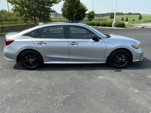 Used 2025 Honda Civic Sport image 2