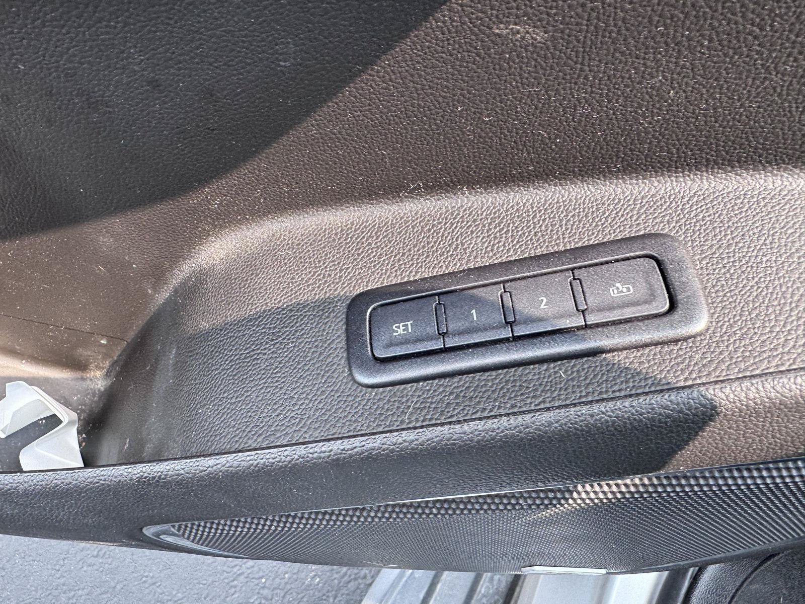 Used 2020 Chevrolet Tahoe LT RWD image 14
